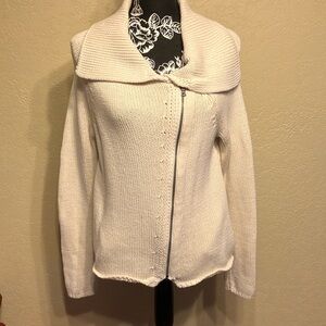 SM GAP ANGLE ZIP FRONT CREAM OVERSIZED COLLAR WASHABLE SWEATER